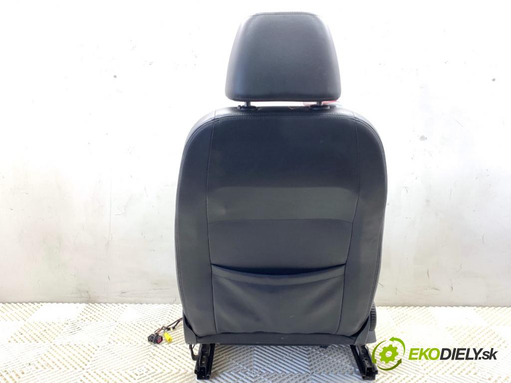 VW GOLF V liftback 2008 103 kW 1.4 TSI 1390 Sedadlo pravy predný