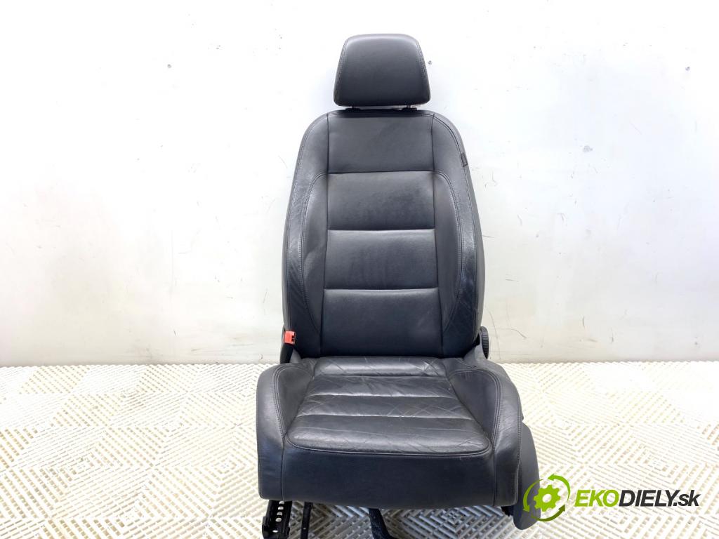 VW GOLF V liftback 2008 103 kW 1.4 TSI 1390 Sedadlo ľavy predný 