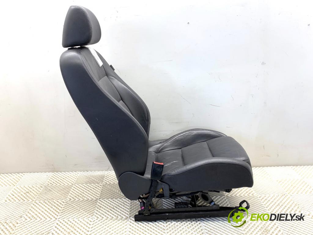 VW GOLF V liftback 2008 103 kW 1.4 TSI 1390 Sedadlo ľavy predný