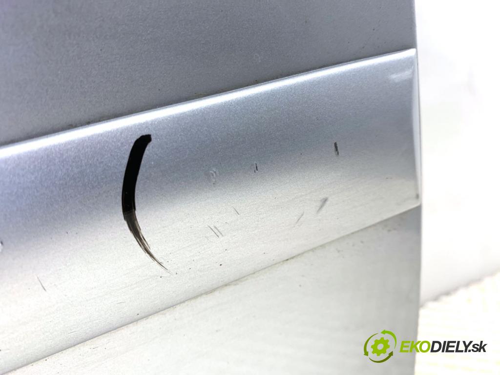 VW GOLF V liftback 2008 103 kW 1.4 TSI 1390 Dvere pravy zad LA7W