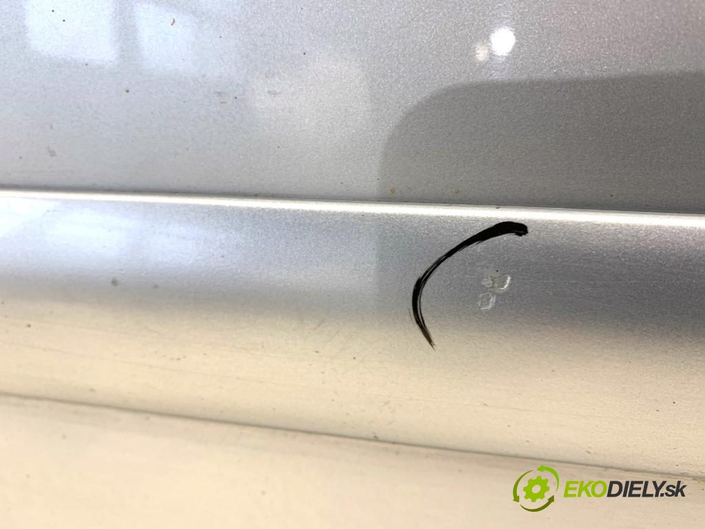 VW GOLF V liftback 2008 103 kW 1.4 TSI 1390 Dvere pravy predný LA7W