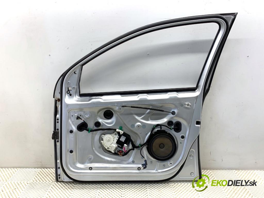 VW GOLF V liftback 2008 103 kW 1.4 TSI 1390 Dvere pravy predný LA7W