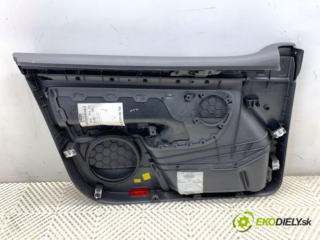 VW GOLF V liftback 2008 103 kW 1.4 TSI 1390 čalúnenie Dvere pravy predný