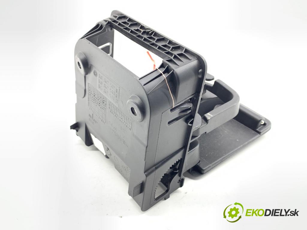 VW GOLF V liftback 2008 103 kW 1.4 TSI 1390 držák na nápoje 1K0862532F (Držák nápojů)