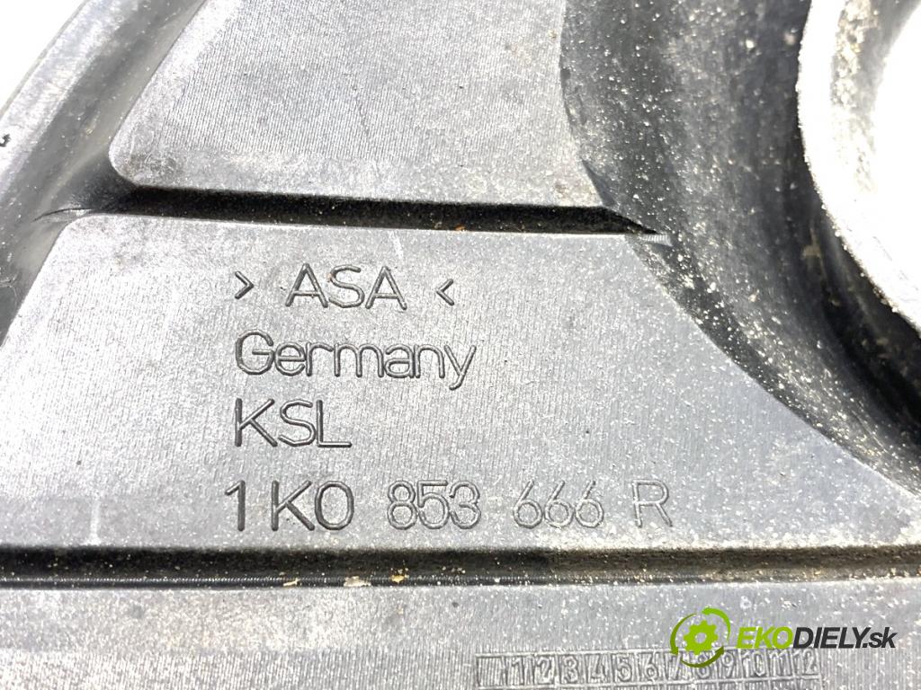 VW GOLF V liftback 2008 103 kW 1.4 TSI 1390 mří nárazníka pravý přední část 1K0853666R
