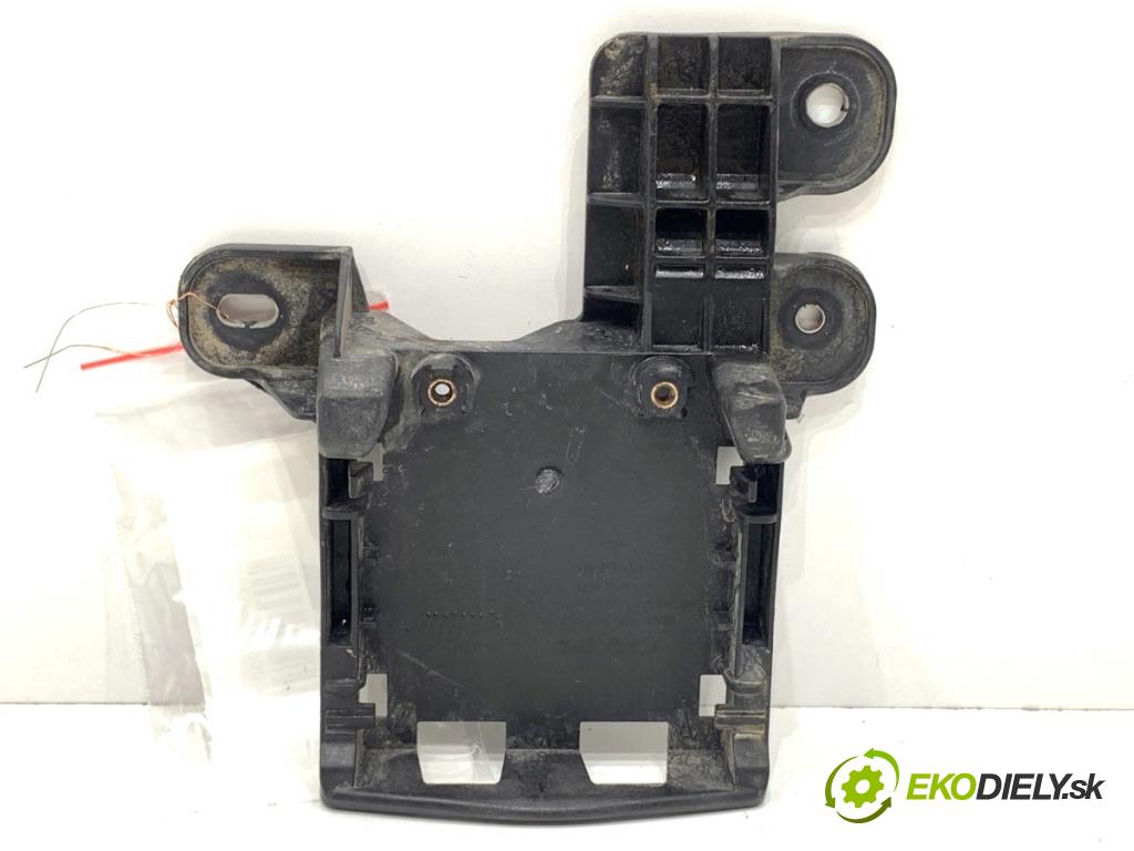 RENAULT ARKANA I SUV 2021 69 kW 1.5 E-TECH 145 1598 Uchytenie RADAR: DISTRONIC 284S42408R