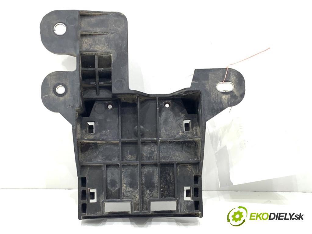 RENAULT ARKANA I SUV 2021 69 kW 1.5 E-TECH 145 1598 Uchytenie RADAR: DISTRONIC 284S42408R