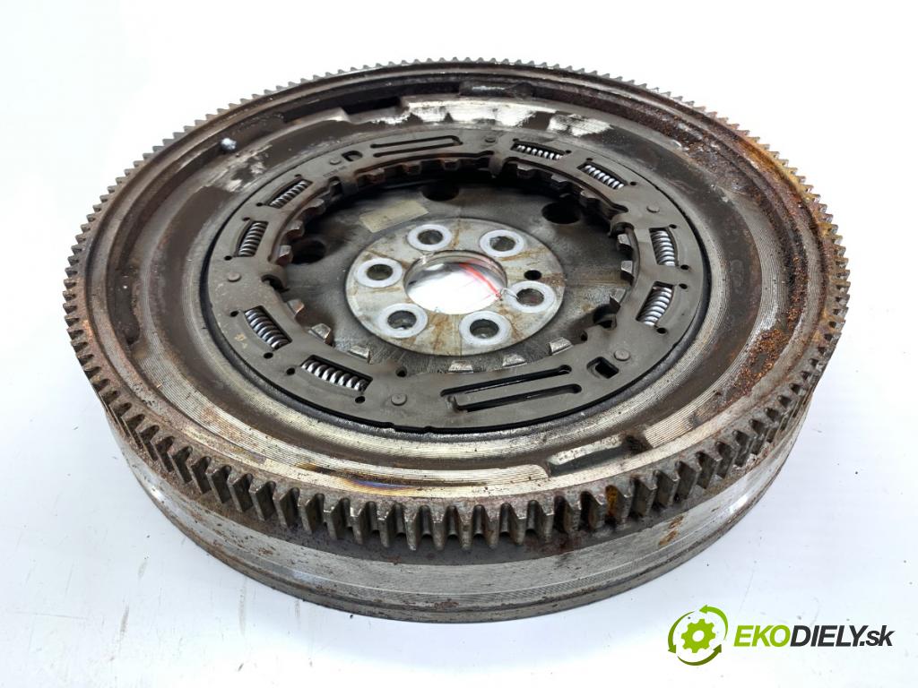 SKODA SCALA liftback 2022 110 kW 1.5 TSI 1495 koleso dvojhmota 04E105266K