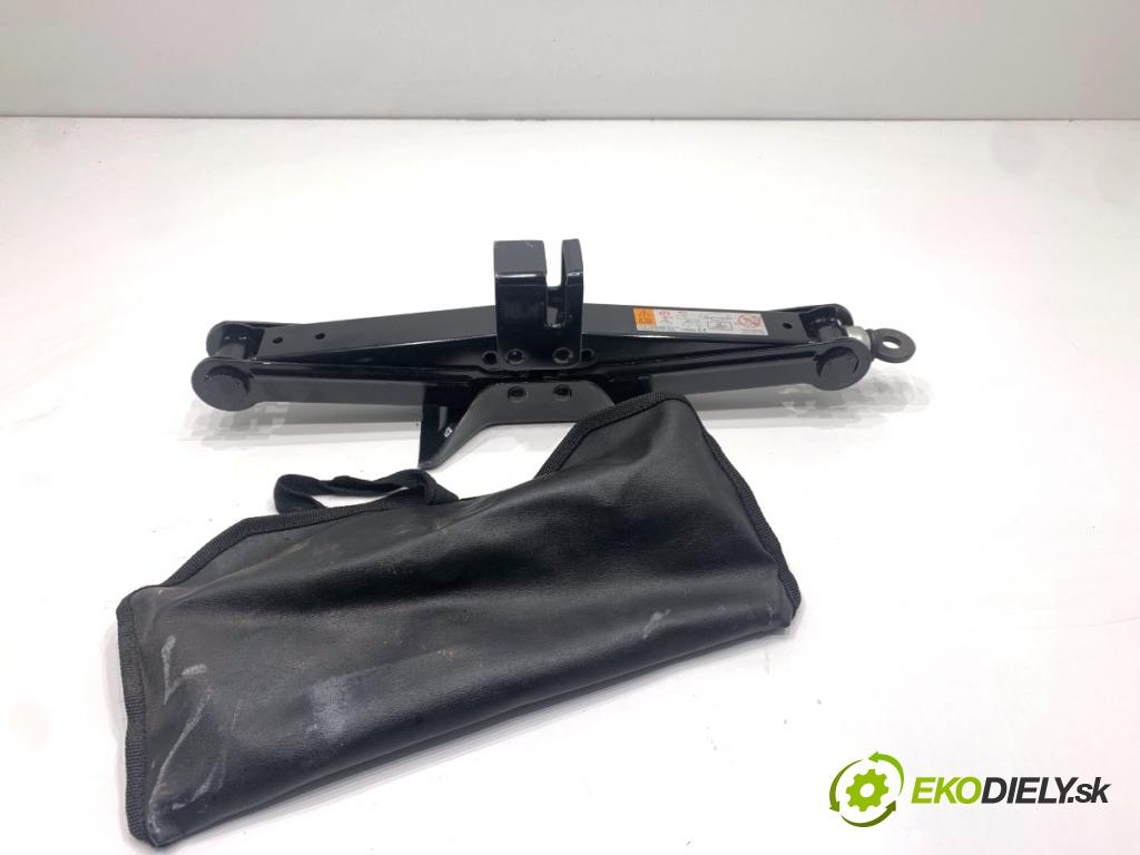 MAZDA CX-9 SUV 2016 184 kW 2.5 T AWD 2488 souprava náradí 