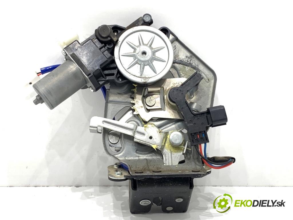 MAZDA CX-9 SUV 2016 184 kW 2.5 T AWD 2488 zámok dverí zad 830100-1120