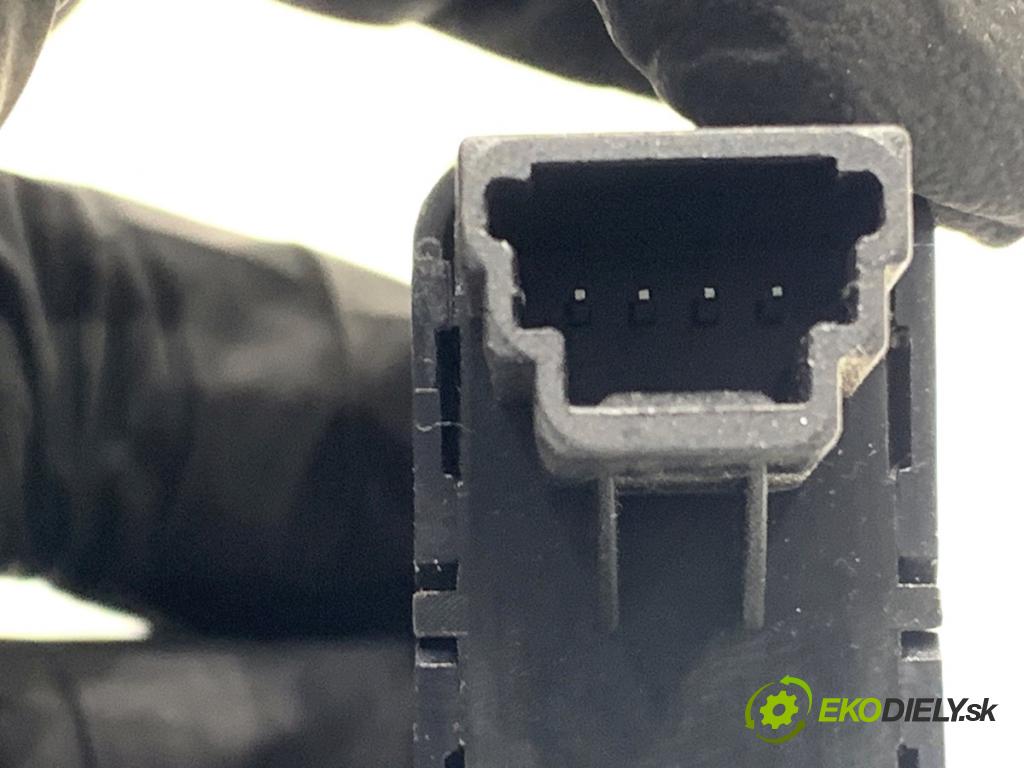 MAZDA CX-9 SUV 2016 184 kW 2.5 T AWD 2488 Spínač svetiel výstražných (núdzových) TK48664H0 (Prepínacie páčky pod volantom)