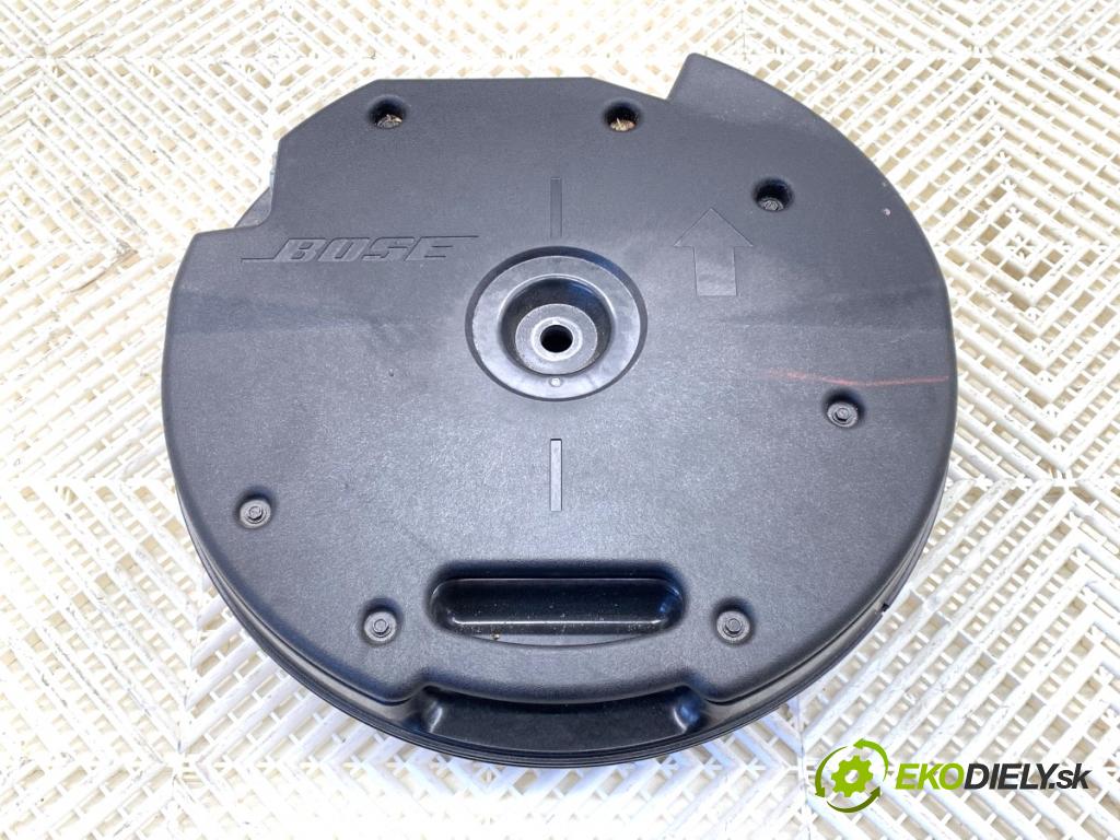 MAZDA CX-9 SUV 2016 184 kW 2.5 T AWD 2488 subwoofer TK8066960 (Audio zariadenie)