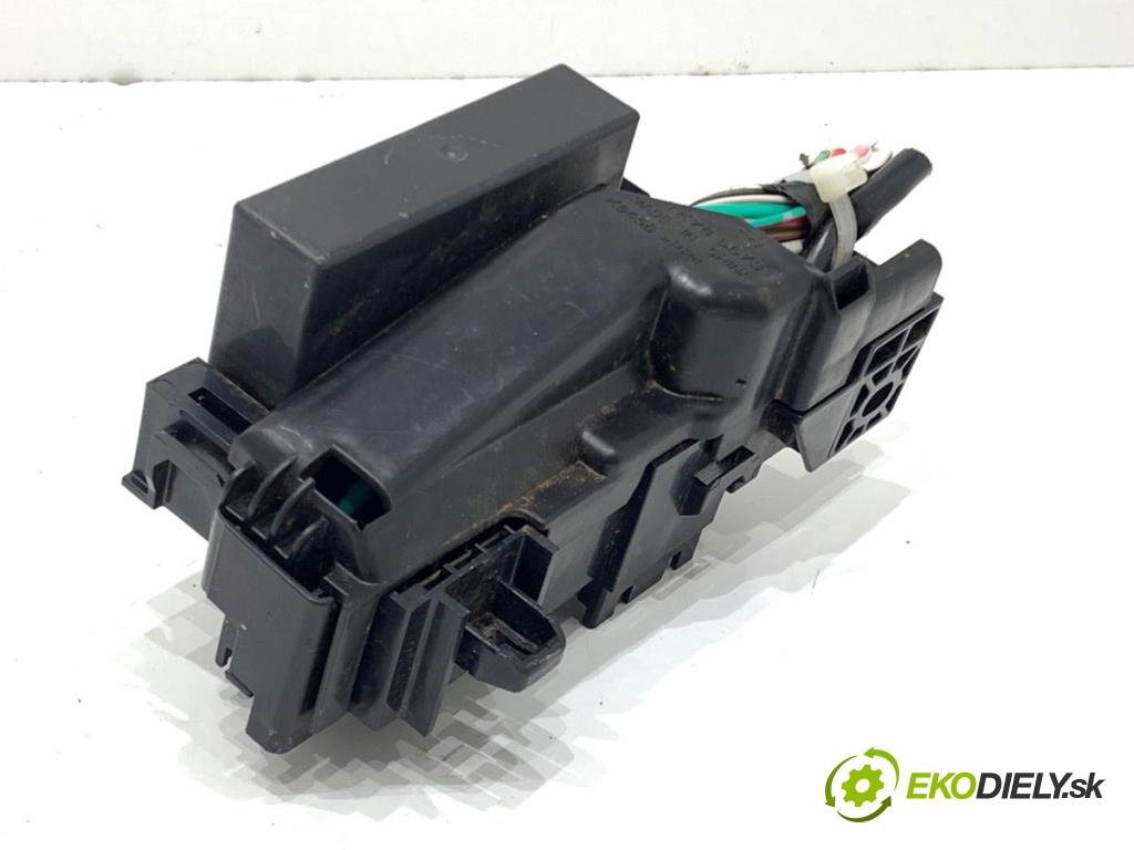 MAZDA CX-9 SUV 2016 184 kW 2.5 T AWD 2488 Skrinka poistková KD45675U103 (Poistková skrinka)