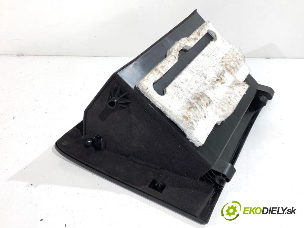 MAZDA CX-9 SUV 2016 184 kW 2.5 T AWD 2488 Priehradka, kastlík spolujazdca  (Priehradka (kastlík))