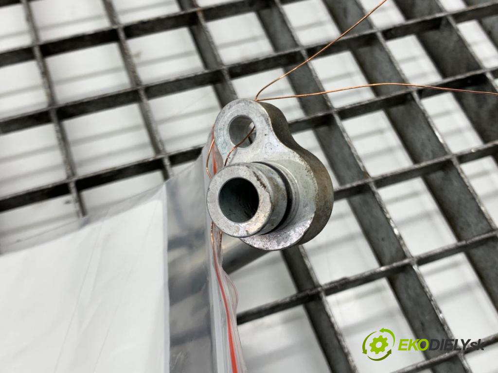 MAZDA CX-9 SUV 2016 184 kW 2.5 T AWD 2488 rúrka klimatizácie  (Rúrka klimatizácie)