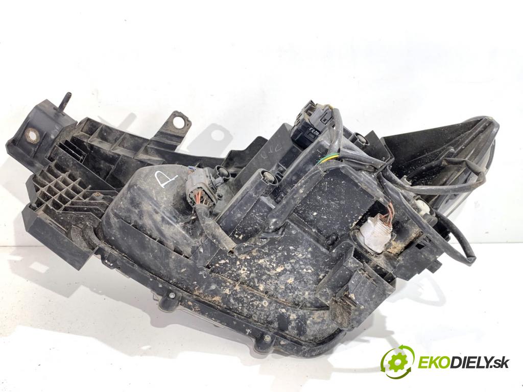 MAZDA CX-9 SUV 2016 184 kW 2.5 T AWD 2488 světlomet pravý přední část TK4951030