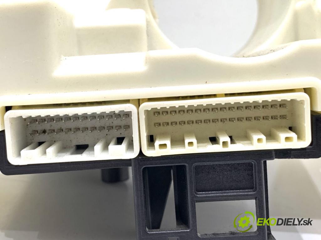 MAZDA CX-9 SUV 2016 184 kW 2.5 T AWD 2488 Prepínač kombinovaný TK48-675S0 (Prepínacie páčky pod volantom)