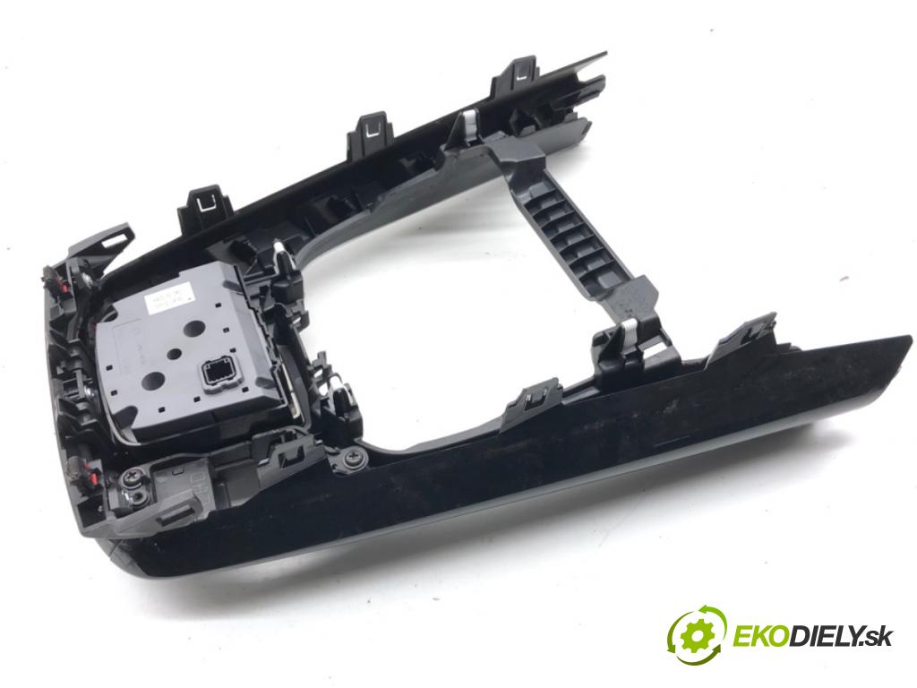 MAZDA CX-9 SUV 2016 184 kW 2.5 T AWD 2488 Panel ovládaní radia  (Páčky pod volantem)