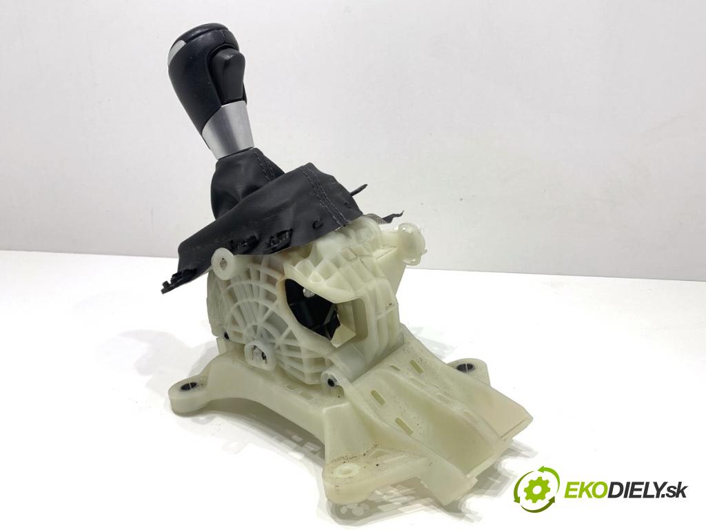 MAZDA CX-9 SUV 2016 184 kW 2.5 T AWD 2488 kulisa  (Řadicí páka (kulisa) )