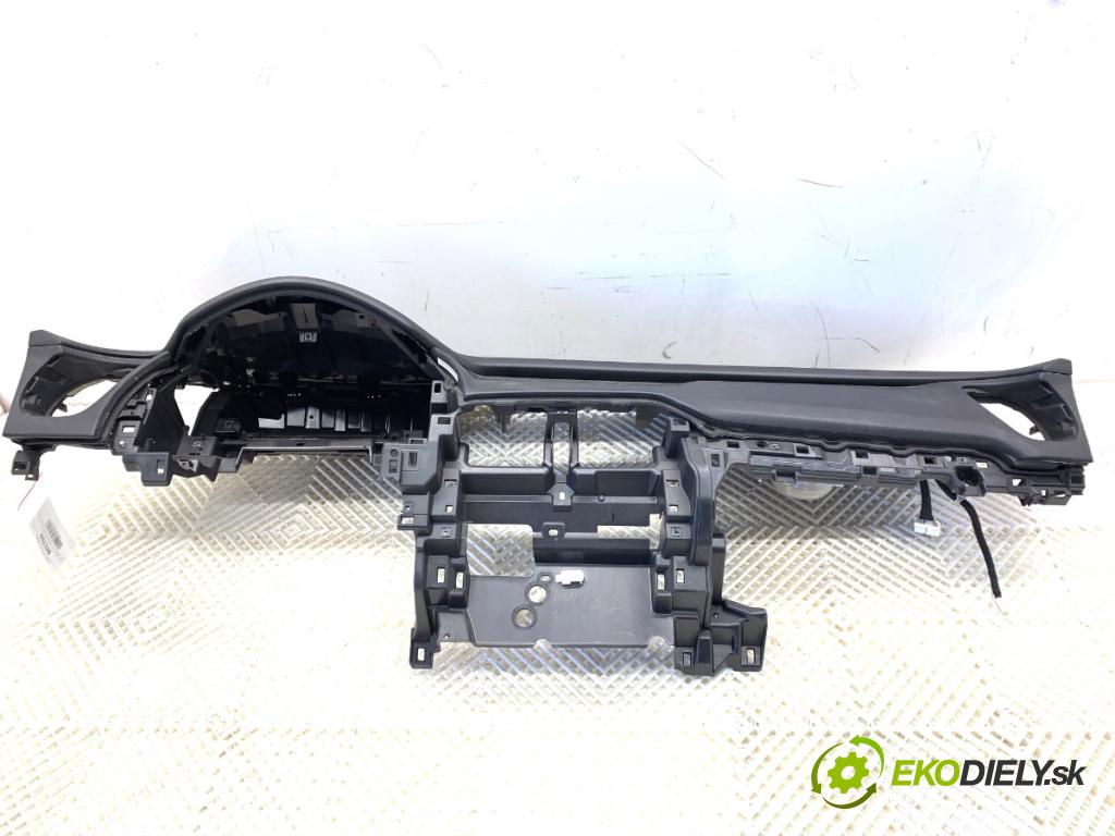 MAZDA CX-9 SUV 2016 184 kW 2.5 T AWD 2488 palubní doska POLŠTÁŘ: spolujezdce 