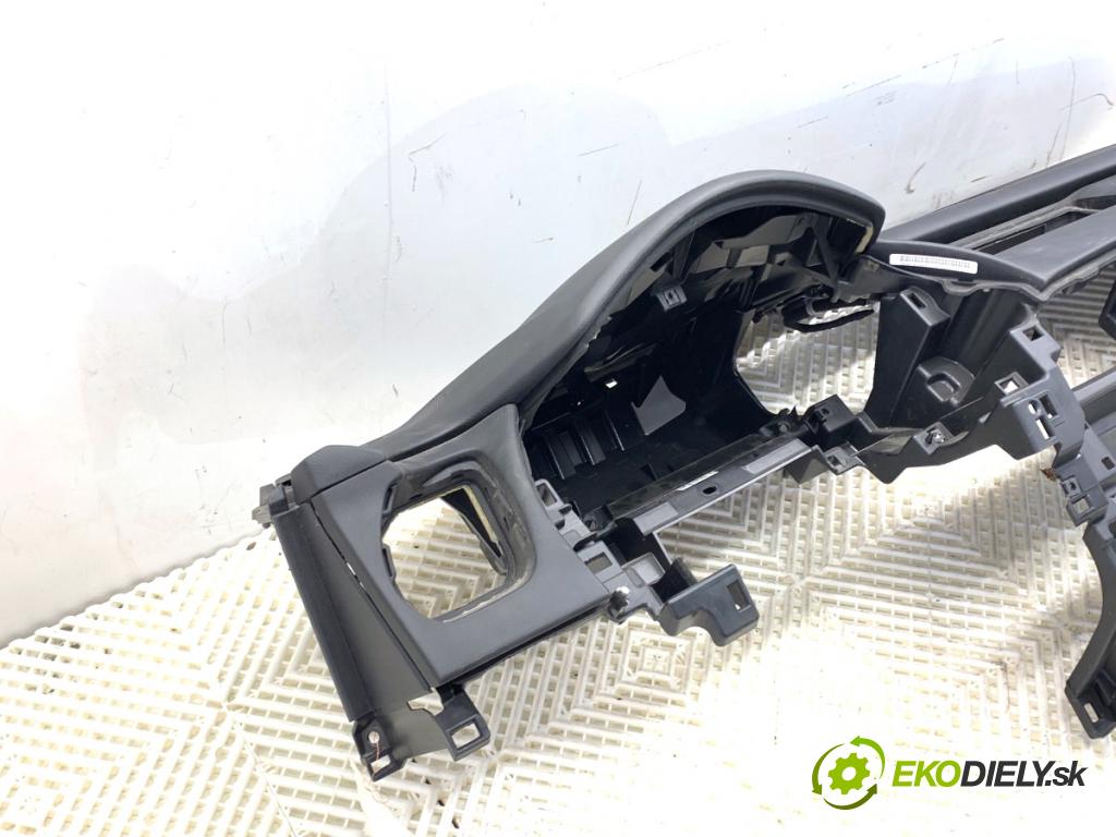 MAZDA CX-9 SUV 2016 184 kW 2.5 T AWD 2488 palubní doska POLŠTÁŘ: spolujezdce