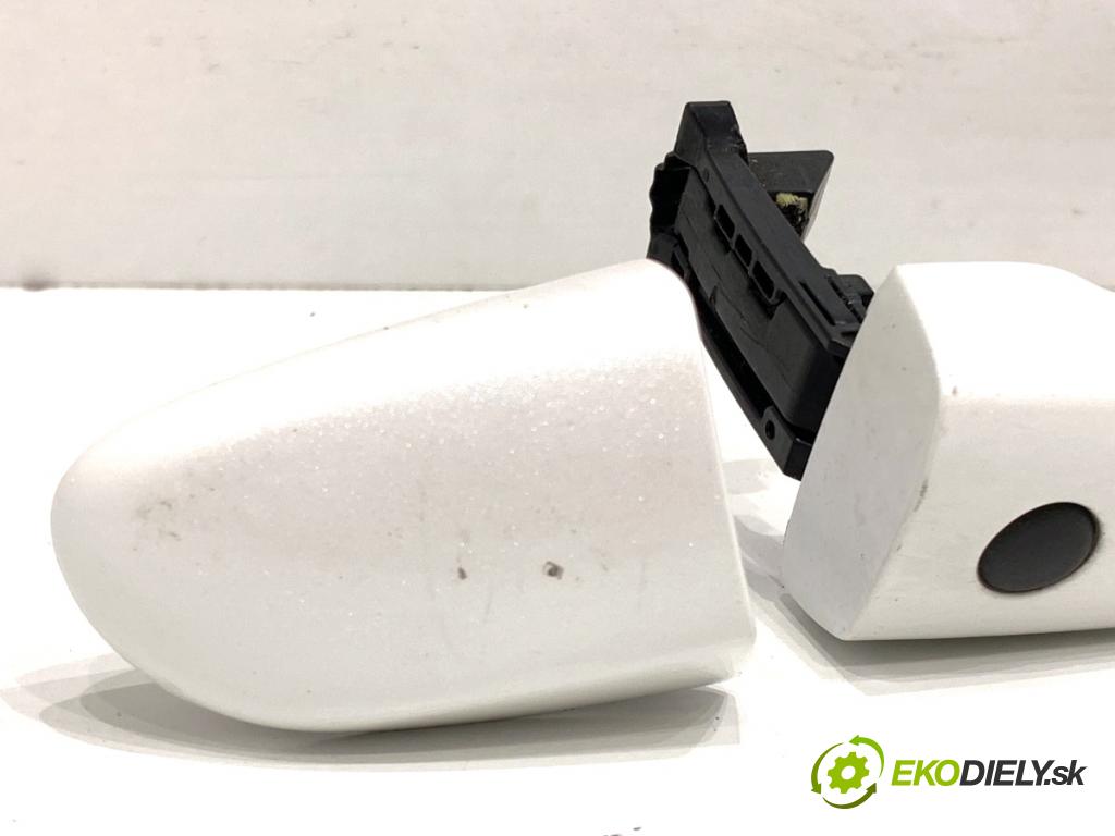 MAZDA CX-9 SUV 2016 184 kW 2.5 T AWD 2488 Kľučka vonkajšia pravy predný