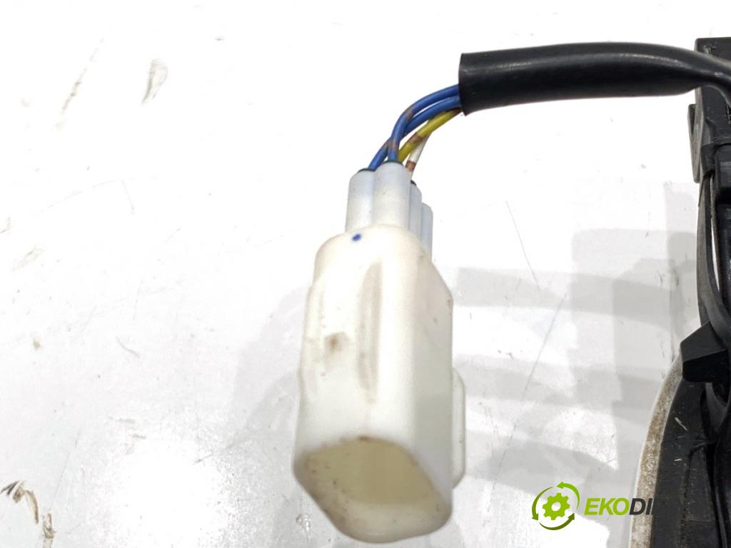 MAZDA CX-9 SUV 2016 184 kW 2.5 T AWD 2488 Kľučka vonkajšia pravy predný