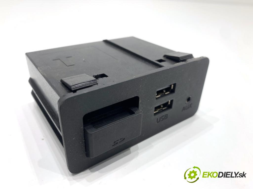 MAZDA CX-9 SUV 2016 184 kW 2.5 T AWD 2488 HNÍZDO: USB D09H-669U0