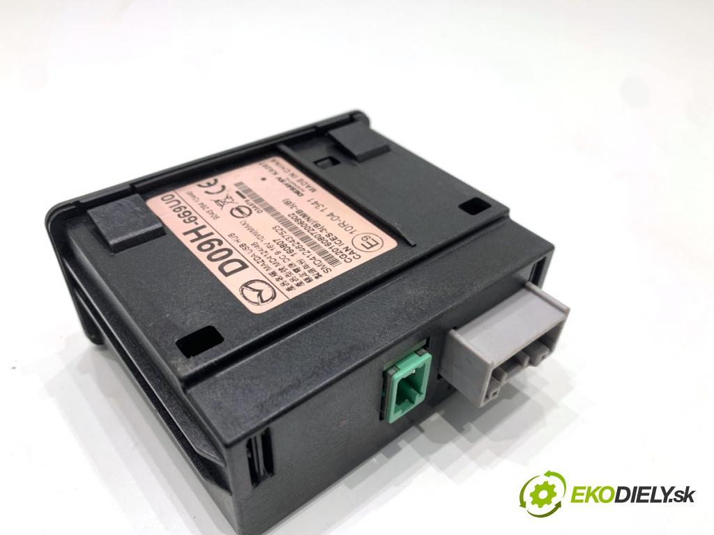 MAZDA CX-9 SUV 2016 184 kW 2.5 T AWD 2488 HNÍZDO: USB D09H-669U0