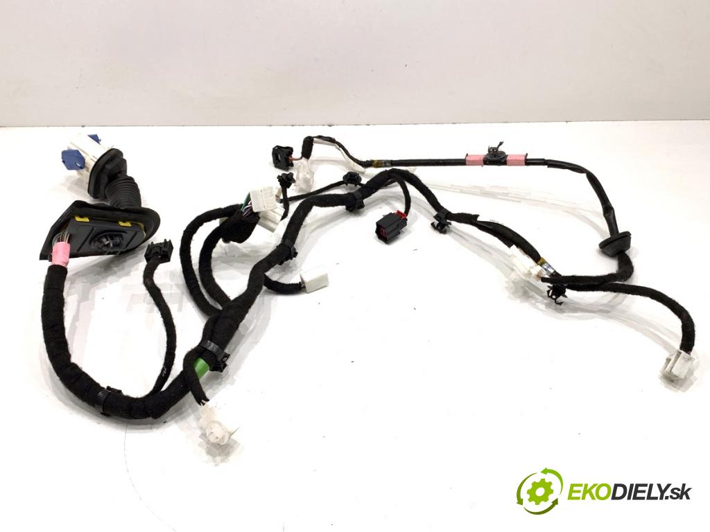 MAZDA CX-9 SUV 2016 184 kW 2.5 T AWD 2488 Káblovačka Dvere predný ľavy 