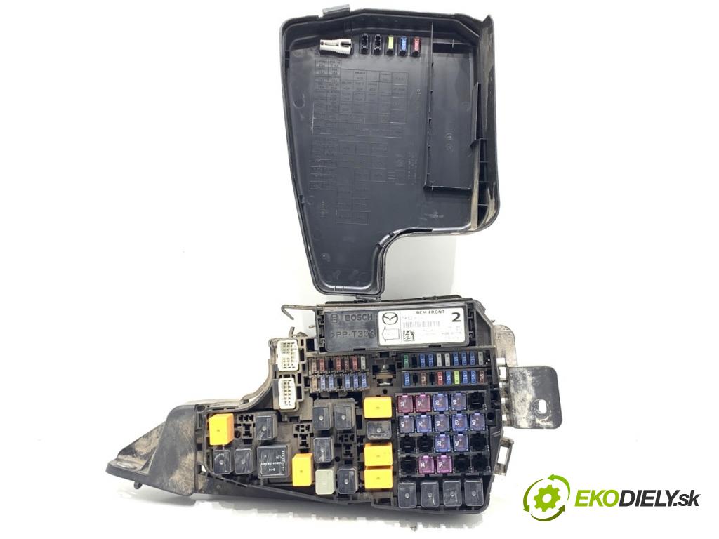 MAZDA CX-9 SUV 2016 184 kW 2.5 T AWD 2488 skříňka poistková KD45-66767 (Pojistková skříňka)