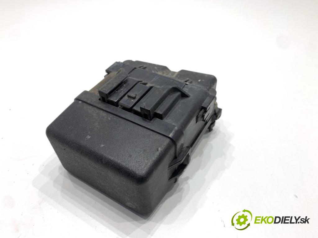 MAZDA CX-9 SUV 2016 184 kW 2.5 T AWD 2488 skříňka poistková  (Pojistková skříňka)