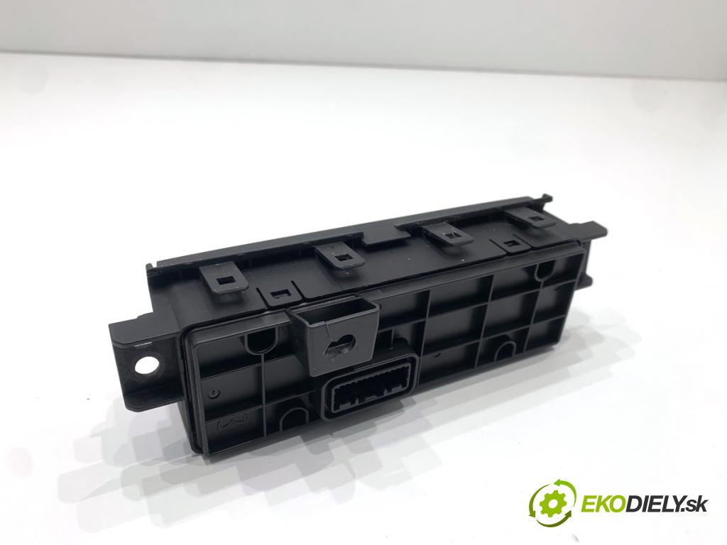 MAZDA CX-9 SUV 2016 184 kW 2.5 T AWD 2488 Panel ovládania kúrenia klimatizácie zad