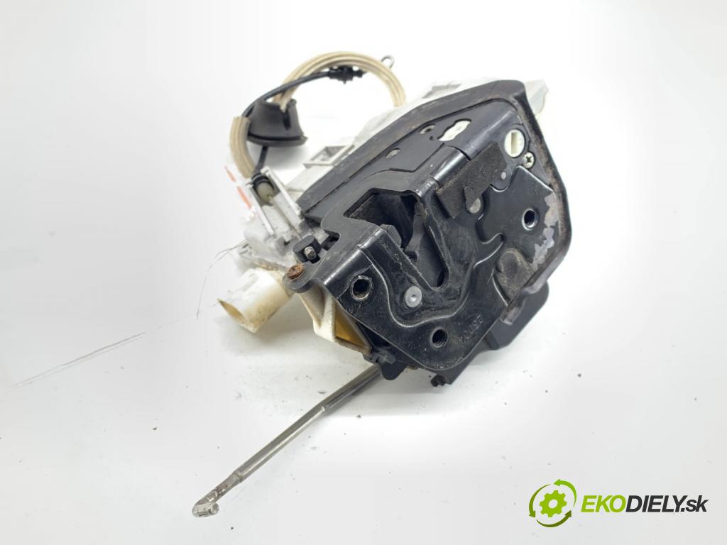 AUDI A6 C6 sedan 2004 165 kW 3.0 TDI quattro 2967 zámok Dvere pravy predný 4F1837016