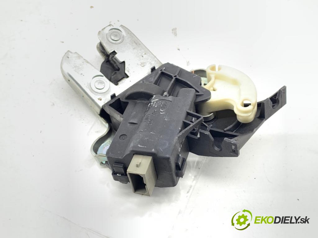 AUDI A6 C6 sedan 2004 165 kW 3.0 TDI quattro 2967 zámok dverí zad 4F5827505D