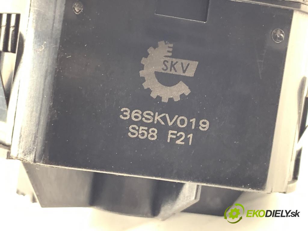 AUDI A6 C6 sedan 2004 165 kW 3.0 TDI quattro 2967 Spínač svetiel