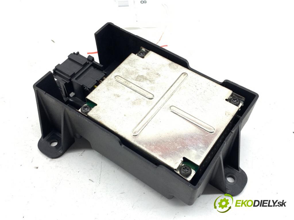 AUDI A6 C6 sedan 2004 165 kW 3.0 TDI quattro 2967 Zosilňovač 4F0035223B (Zosilňovač)