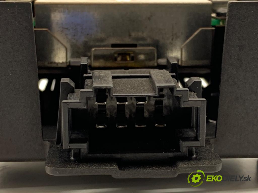 AUDI A6 C6 sedan 2004 165 kW 3.0 TDI quattro 2967 Zosilňovač 4F0035223B (Zosilňovač)