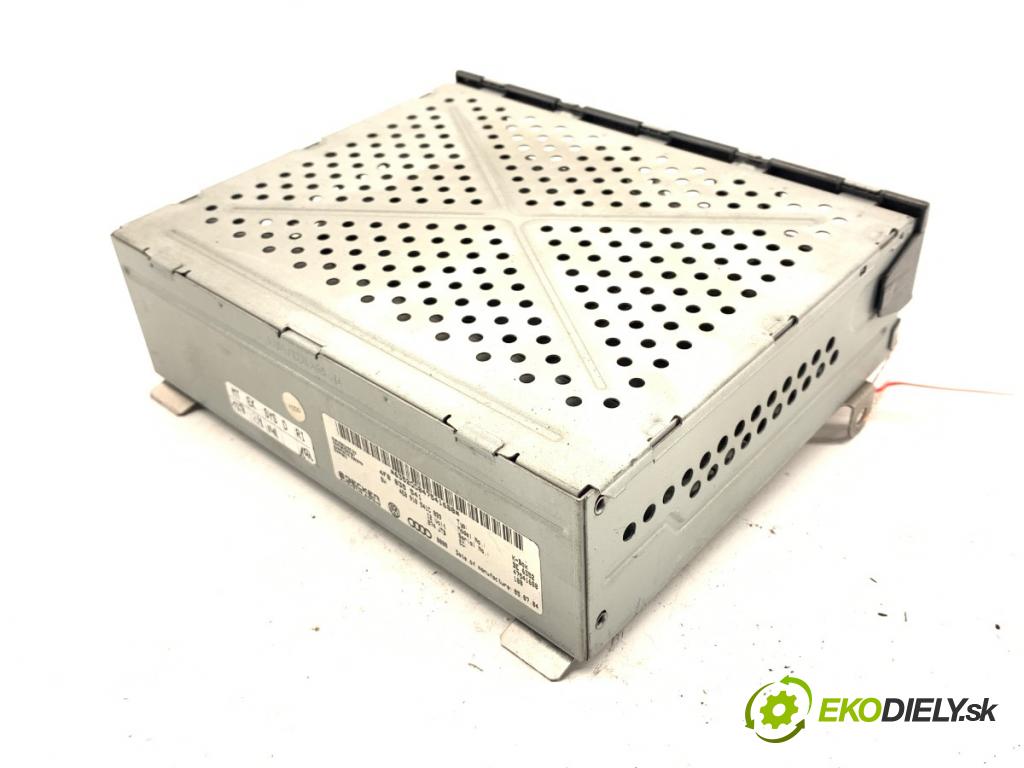 AUDI A6 C6 sedan 2004 165 kW 3.0 TDI quattro 2967 RADIO 4F0035541 (Audio zariadenie)