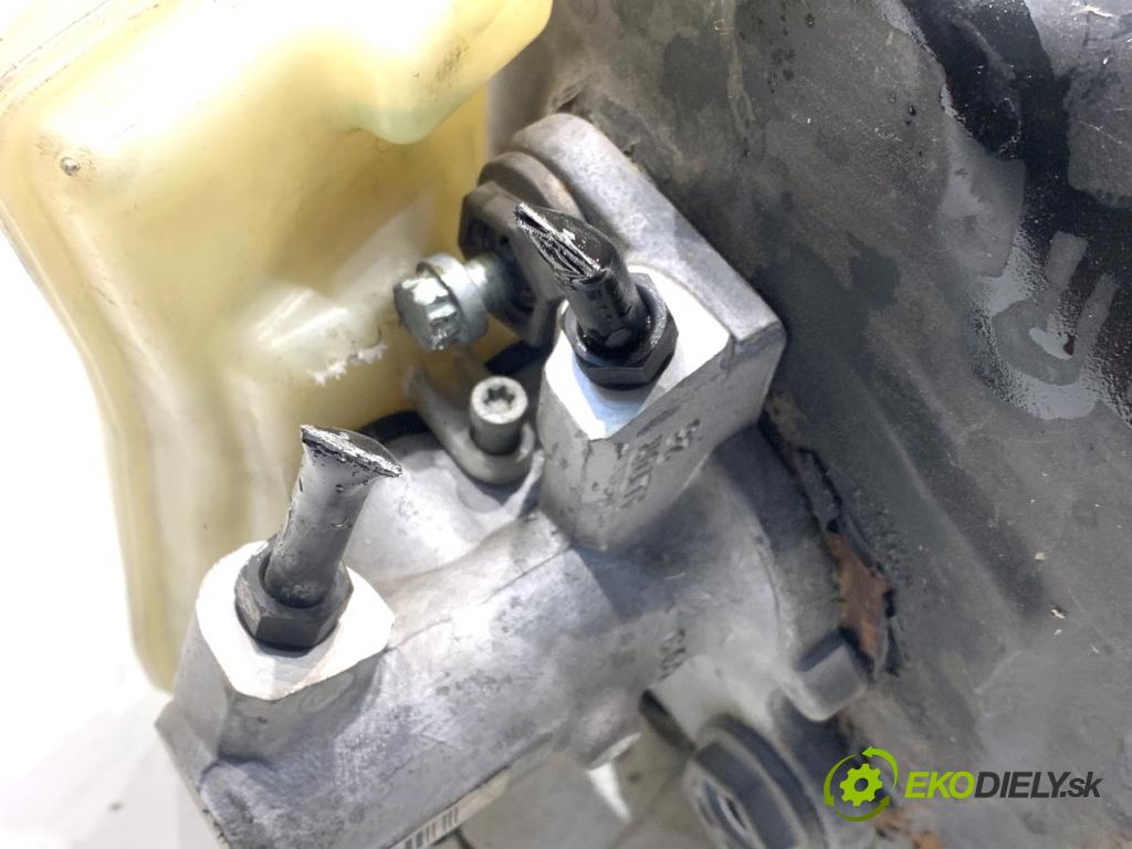 AUDI A6 C6 sedan 2004 165 kW 3.0 TDI quattro 2967 Posilovač bŕzd 4F0612105G