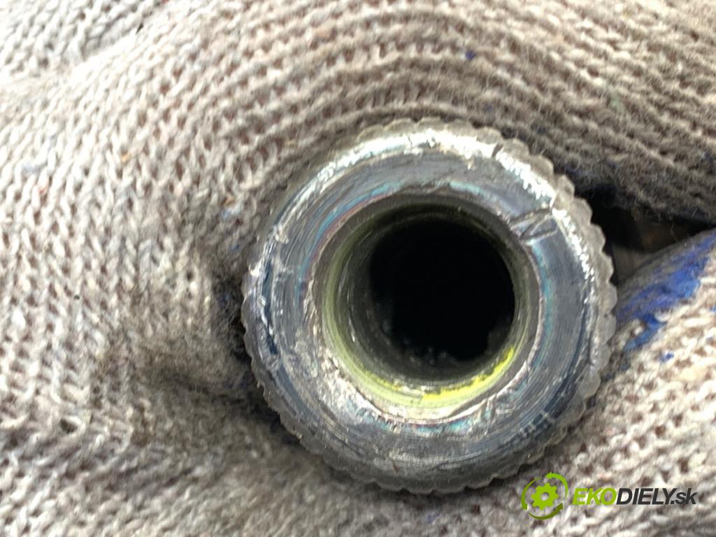 AUDI A6 C6 sedan 2004 165 kW 3.0 TDI quattro 2967 Poloos ľavy predný 4F0407271J