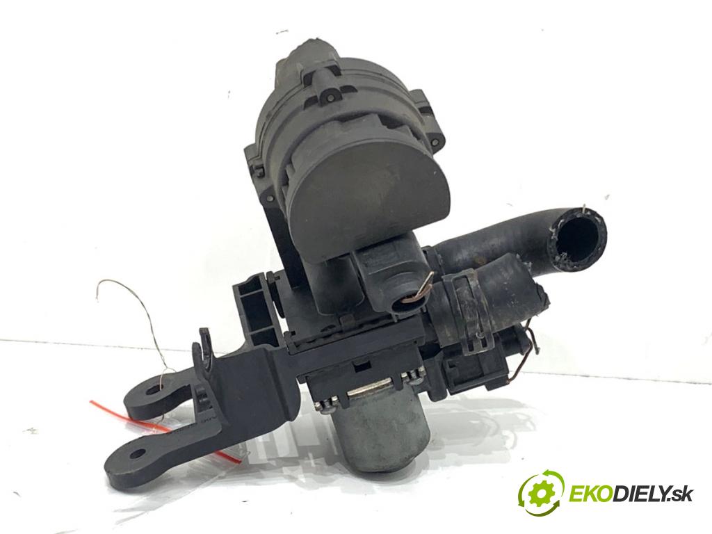 AUDI A6 C6 sedan 2004 165 kW 3.0 TDI quattro 2967 DALŠÍ: pumpa vody 4F1959617A (Vodní pumpa)