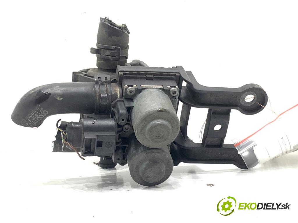 AUDI A6 C6 sedan 2004 165 kW 3.0 TDI quattro 2967 DALŠÍ: Pumpa vody 4F1959617A (Vodná pumpa)