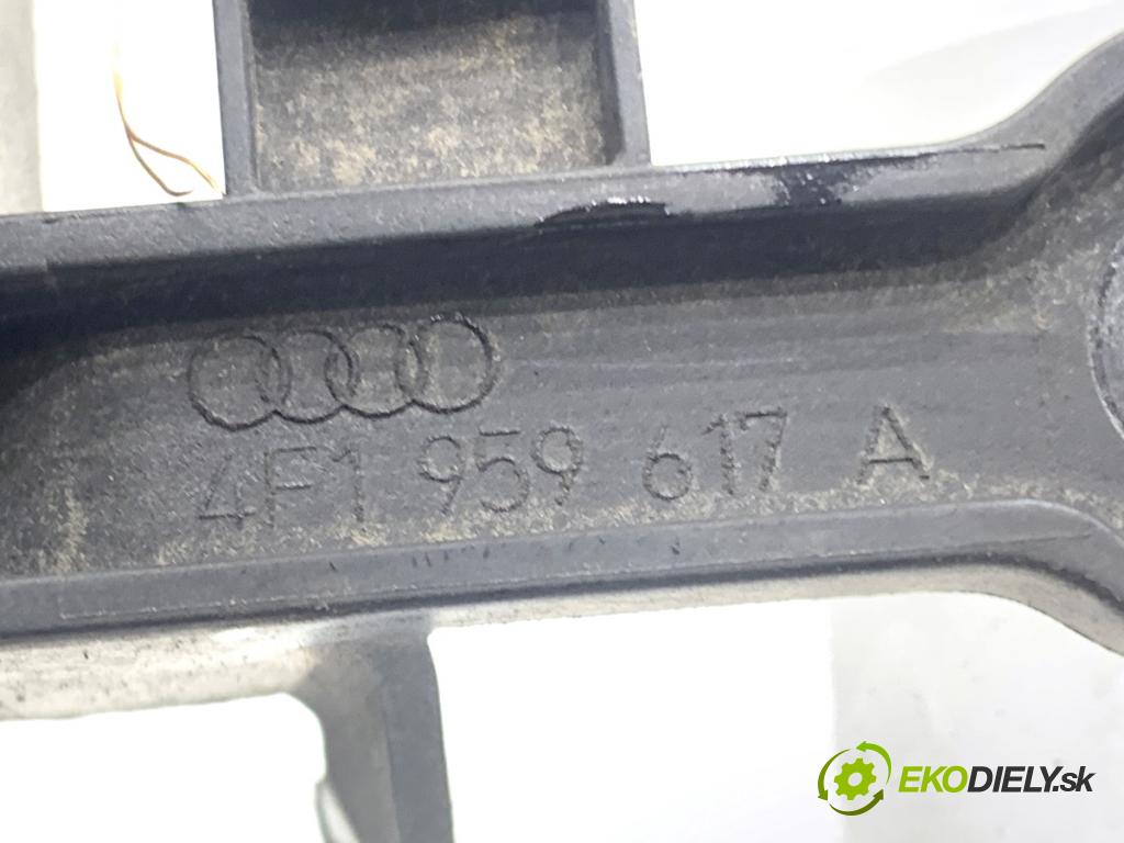 AUDI A6 C6 sedan 2004 165 kW 3.0 TDI quattro 2967 DALŠÍ: Pumpa vody 4F1959617A (Vodná pumpa)