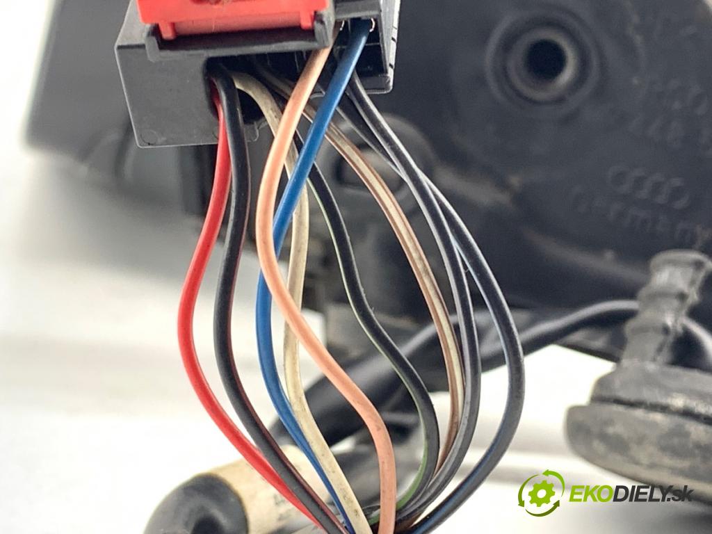 AUDI A6 C6 sedan 2004 165 kW 3.0 TDI quattro 2967 Spätné zrkadlo ľavy LZ9W