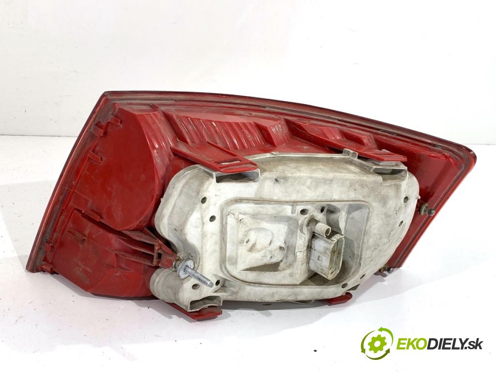 AUDI A6 C6 sedan 2004 165 kW 3.0 TDI quattro 2967 Svetlo ľavy zad