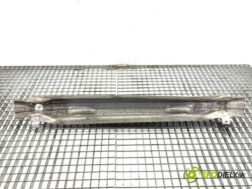 AUDI A6 C6 sedan 2004 165 kW 3.0 TDI quattro 2967 Výstuha nárazníka predný  (Výstuha predná)
