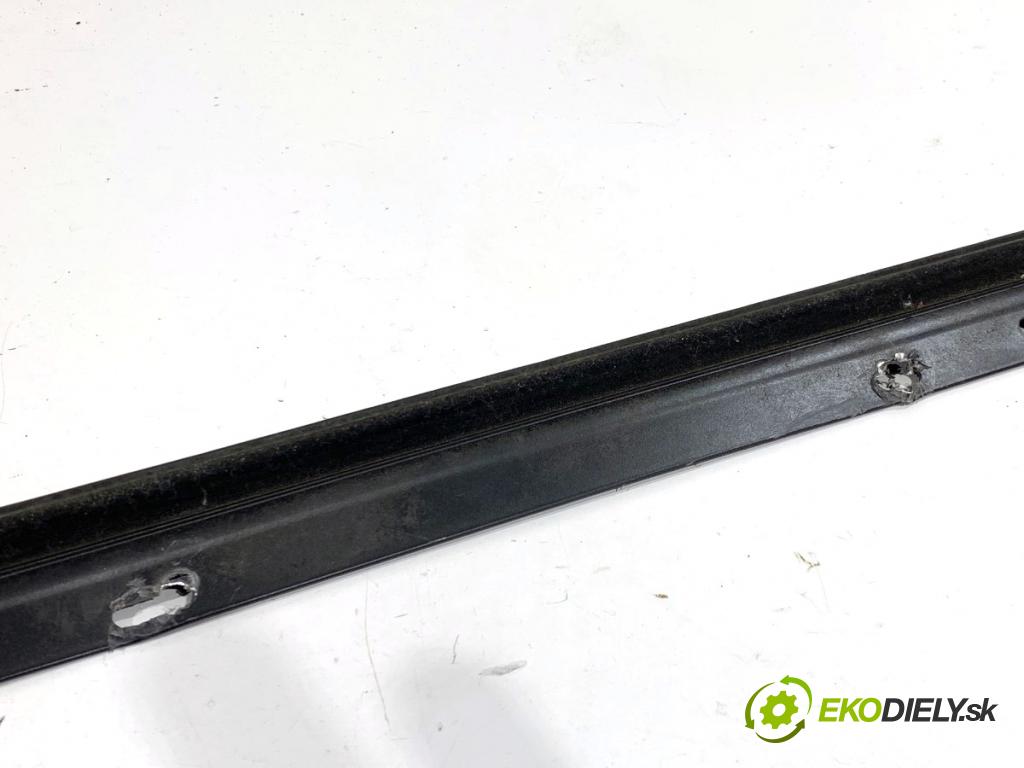 AUDI A6 C6 sedan 2004 165 kW 3.0 TDI quattro 2967 Lišta Sbírání: predný ľavy 4F0853283B