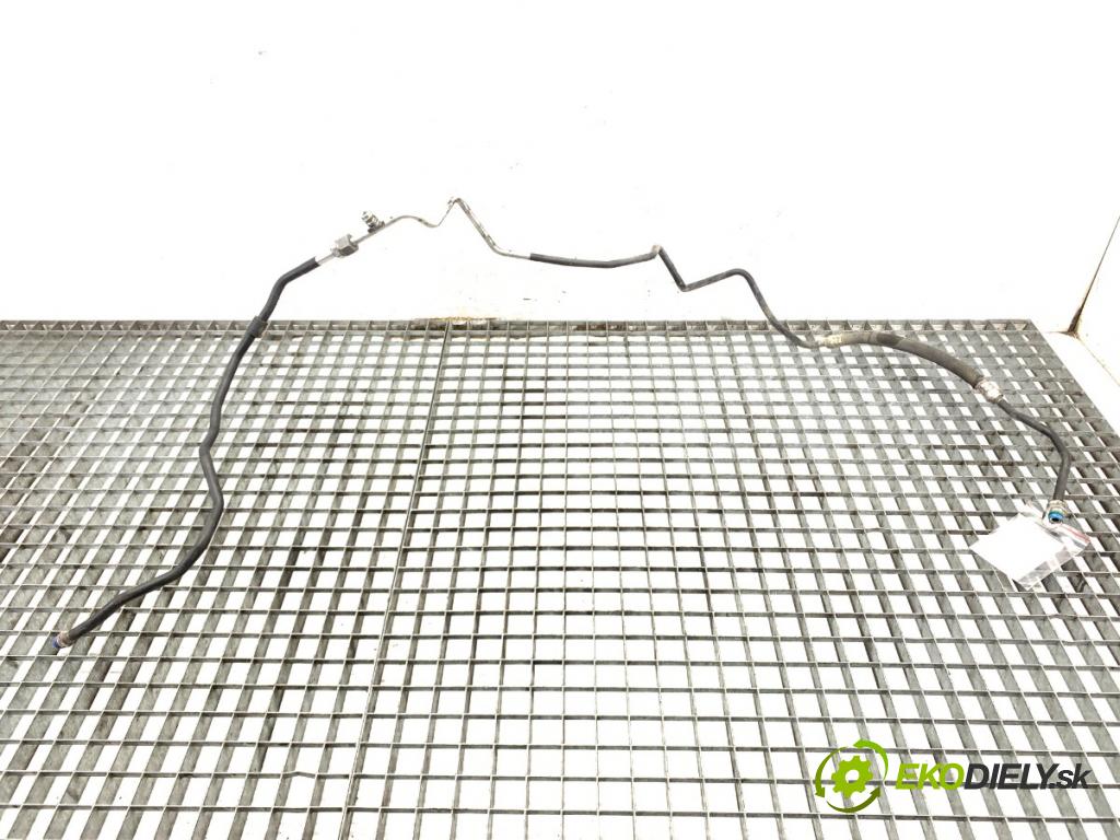 AUDI A6 C6 sedan 2004 165 kW 3.0 TDI quattro 2967 rúrka klimatizace  (Trubka klimatizace)