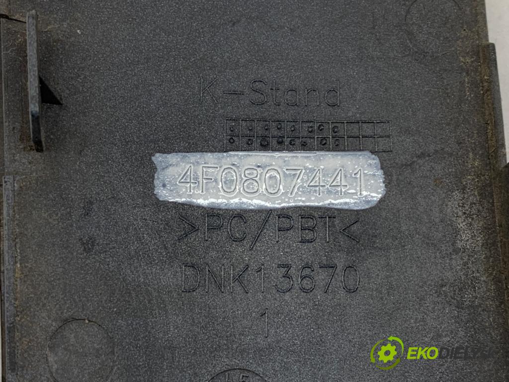 AUDI A6 C6 sedan 2004 165 kW 3.0 TDI quattro 2967 kryt nárazníka přední část 4F0807441